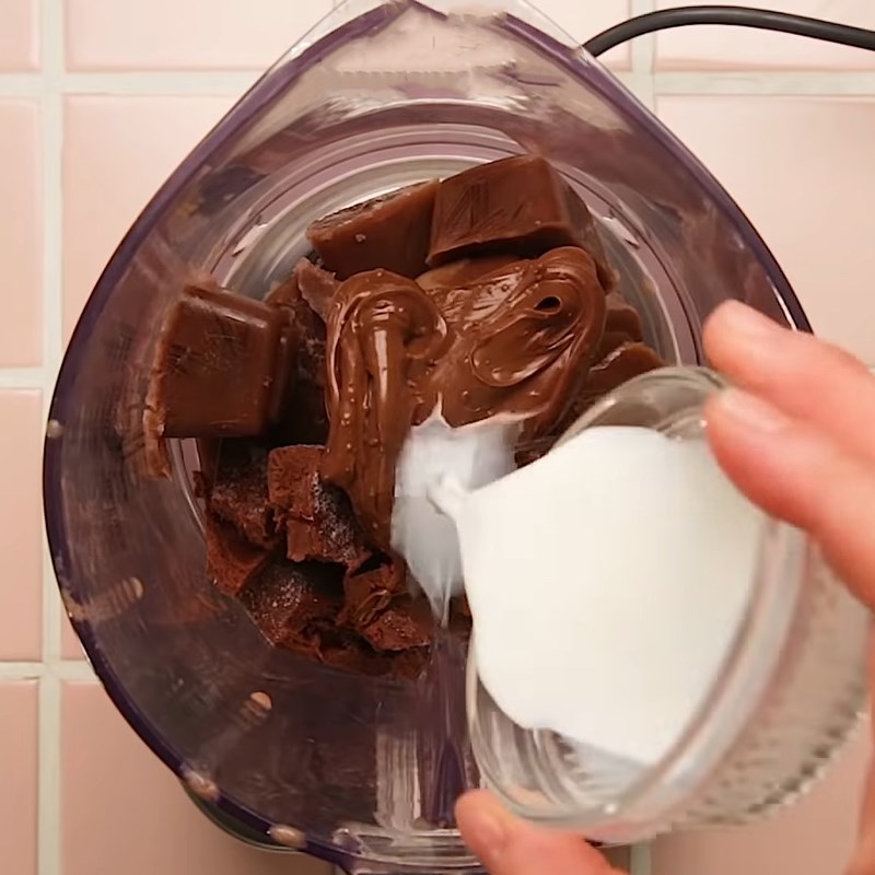Bước 2 Xay hỗn hợp socola Sữa lắc socola kem marshmallow