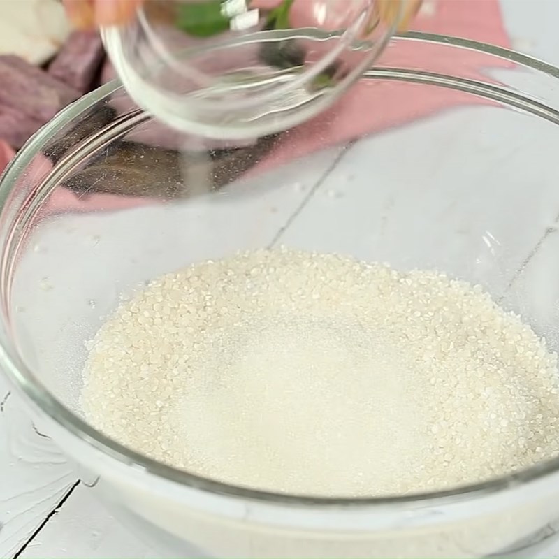 Bước 2 Xay và trộn bột báng Bánh sago khoai lang tím viên tròn
