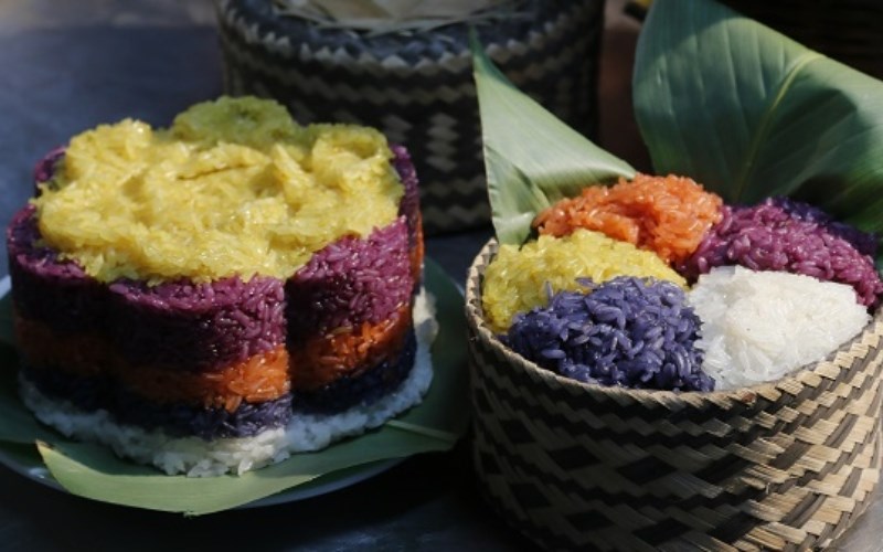 Xôi ngũ sắc
