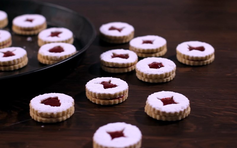 B&aacute;nh quy linzer nh&acirc;n d&acirc;u t&acirc;y