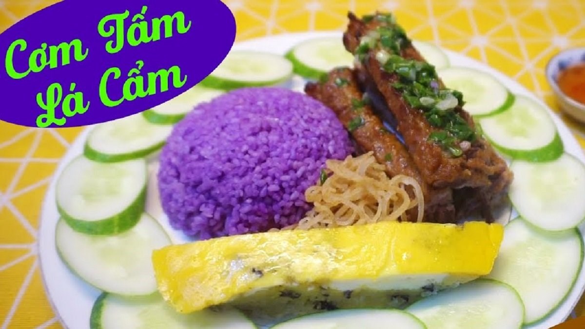 Cơm tấm lá cẩm sườn bì chả