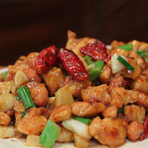 Cách làm món gà Cung Bảo - Kung Pao ngon trứ danh Tứ Xuyên