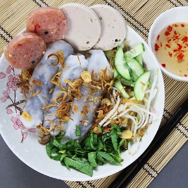 Bánh cuốn bằng chảo chống dính