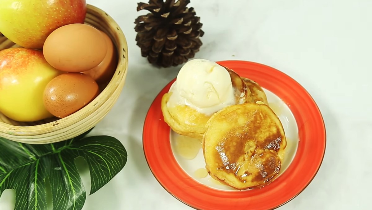 Bánh táo chiên tẩm bột giòn