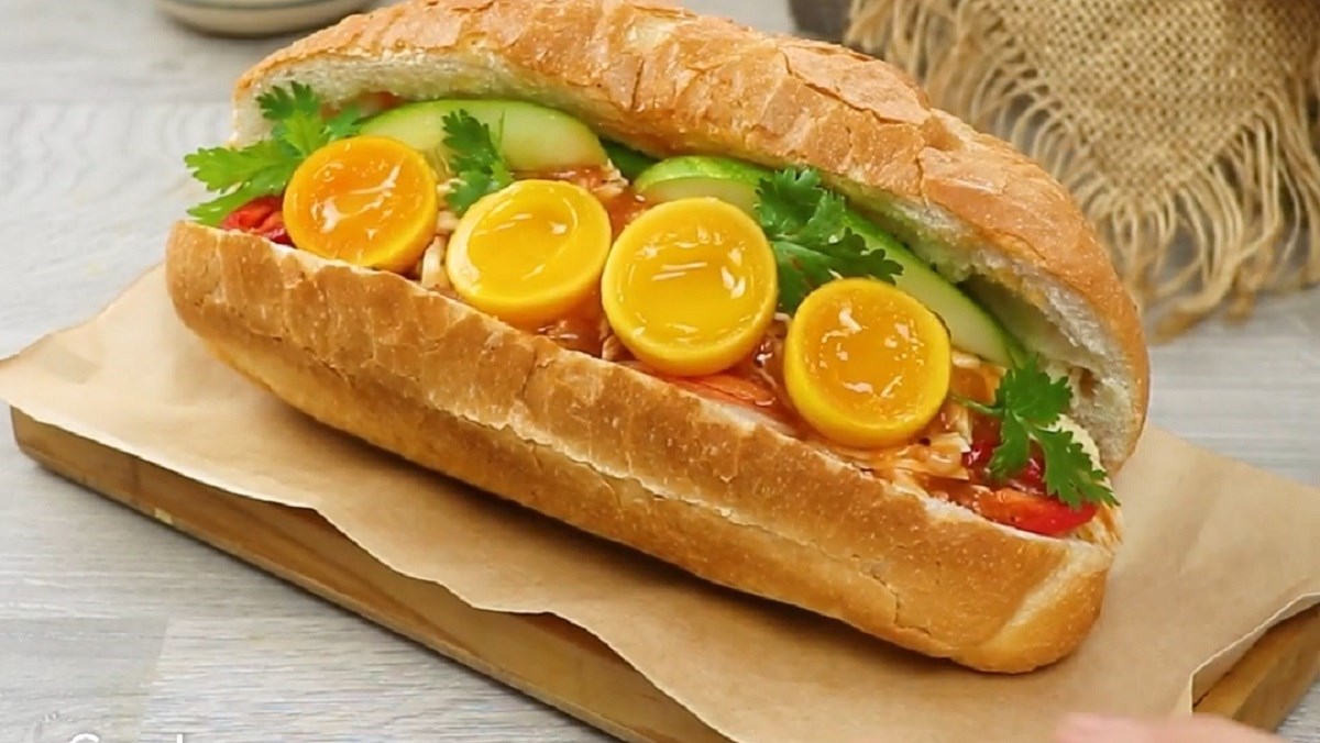 2 Cách Làm Bánh Mì Gà Xé Đơn Giản Hấp Dẫn Cho Bữa Sáng Tuyệt Vời