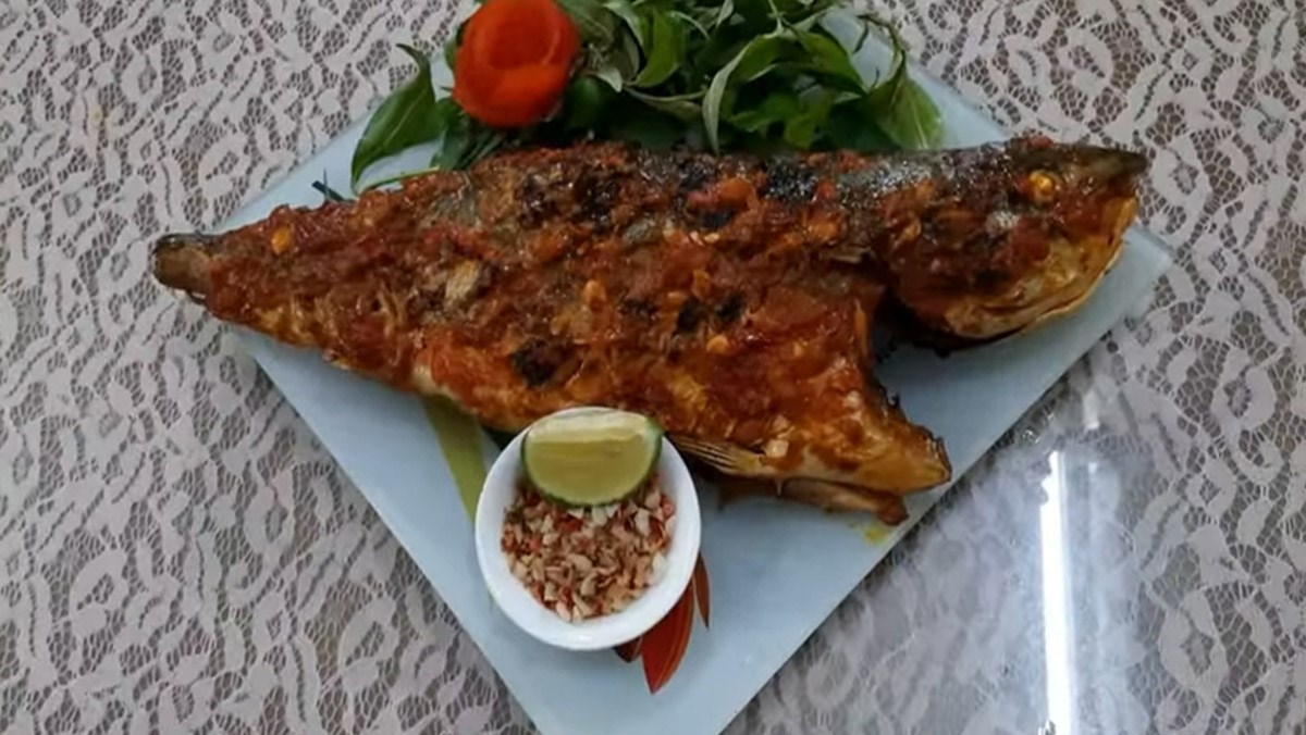 Cá cam nướng muối ớt