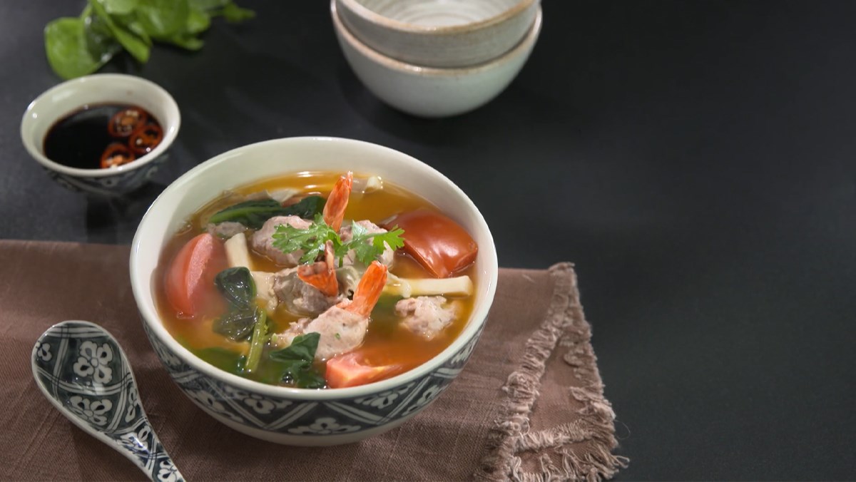 Canh mồng tơi nấu tôm chua