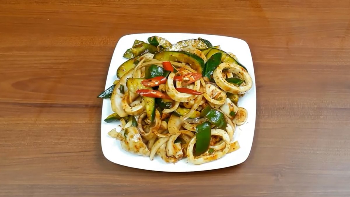 Salad mực Hàn Quốc