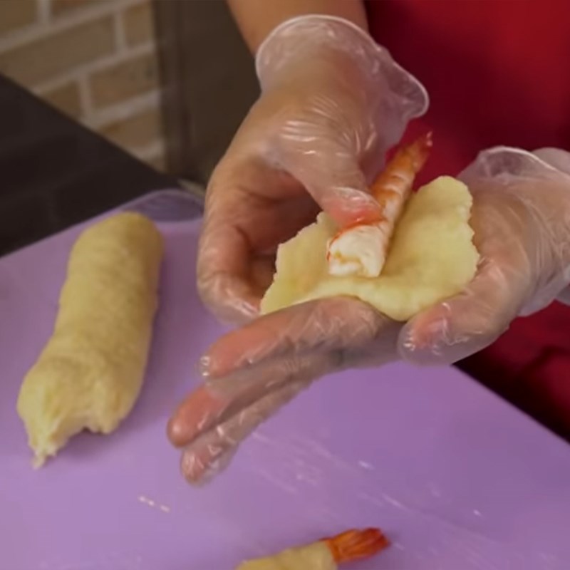 Bước 3 Bọc tôm xôi Tôm bó xôi