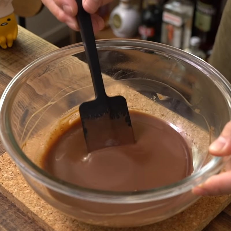 Bước 6 Đun chảy socola Bánh pancake socola kẹp kem trân châu
