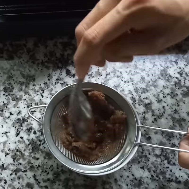 Bước 3 Làm nước me Sườn non rim me