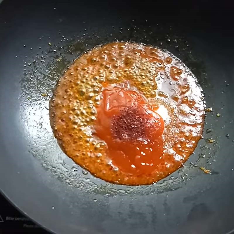 Bước 3 Làm nước me Sườn non rim me
