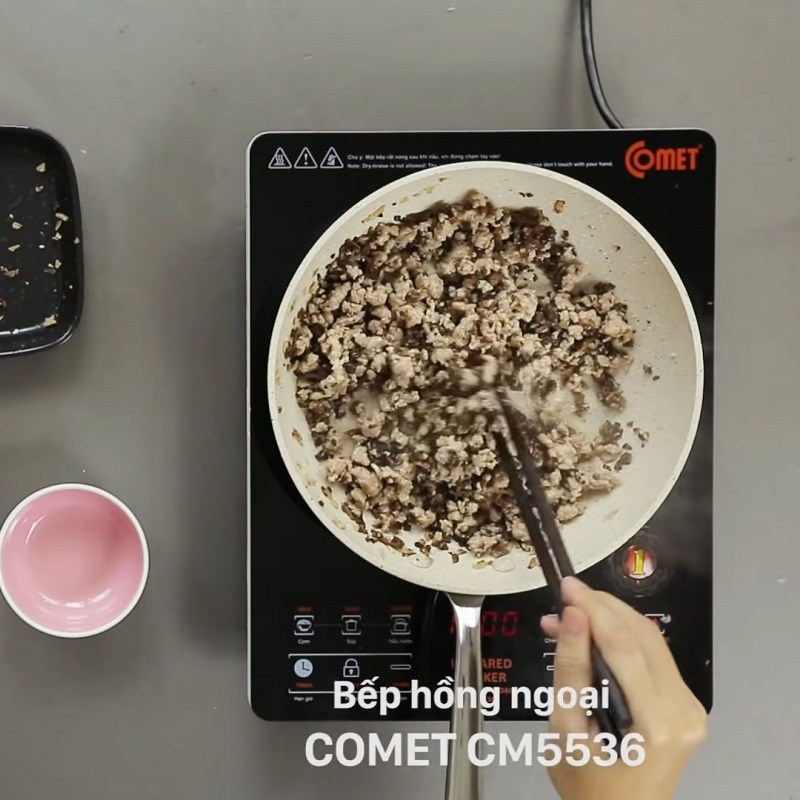 Bước 2 Làm nhân bánh Bánh cuốn làm bằng bột gạo và bột năng