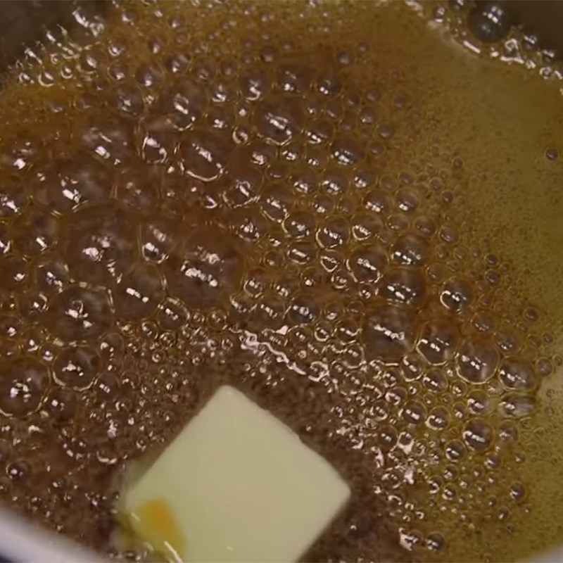 Bước 2 Làm sốt Sốt caramel mặn