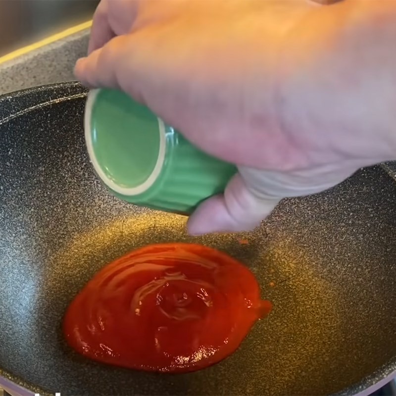 Bước 5 Làm sốt Tôm chiên sốt chua ngọt