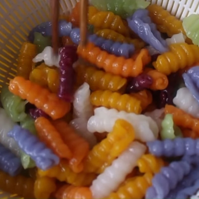 Bước 6 Luộc bánh Bánh sùng se tay