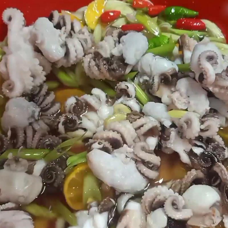 Bước 5 Ngâm bạch tuộc Bạch tuộc ngâm sả tắc