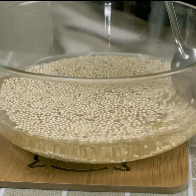Bước 1 Ngâm các loại hạt Sữa Quinoa (diêm mạch) hạt điều