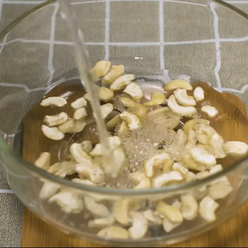 Bước 1 Ngâm các loại hạt Sữa Quinoa (diêm mạch) hạt điều