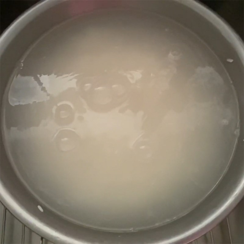 Bước 1 Ngâm đậu và nếp Bánh tét dừa chay