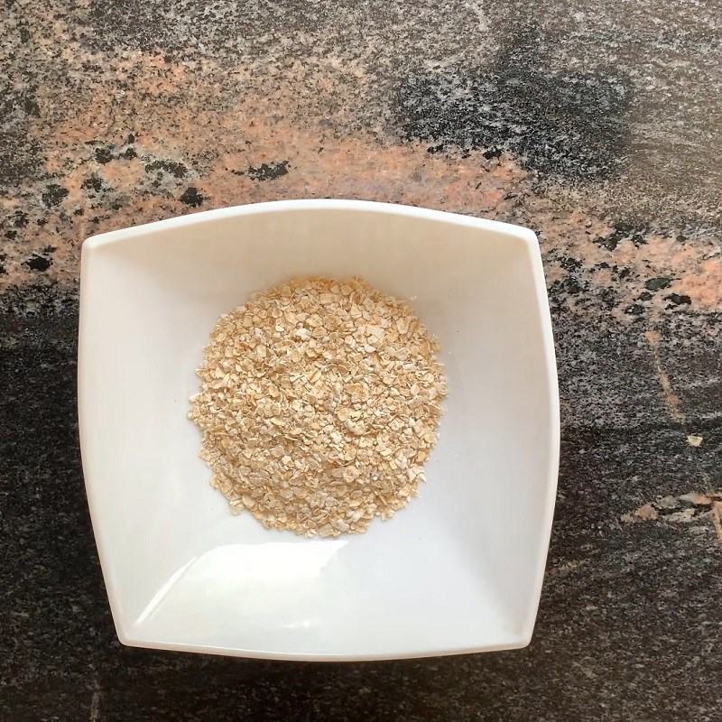 Bước 1 Ngâm yến mạch Đậu hủ non sốt trái cây