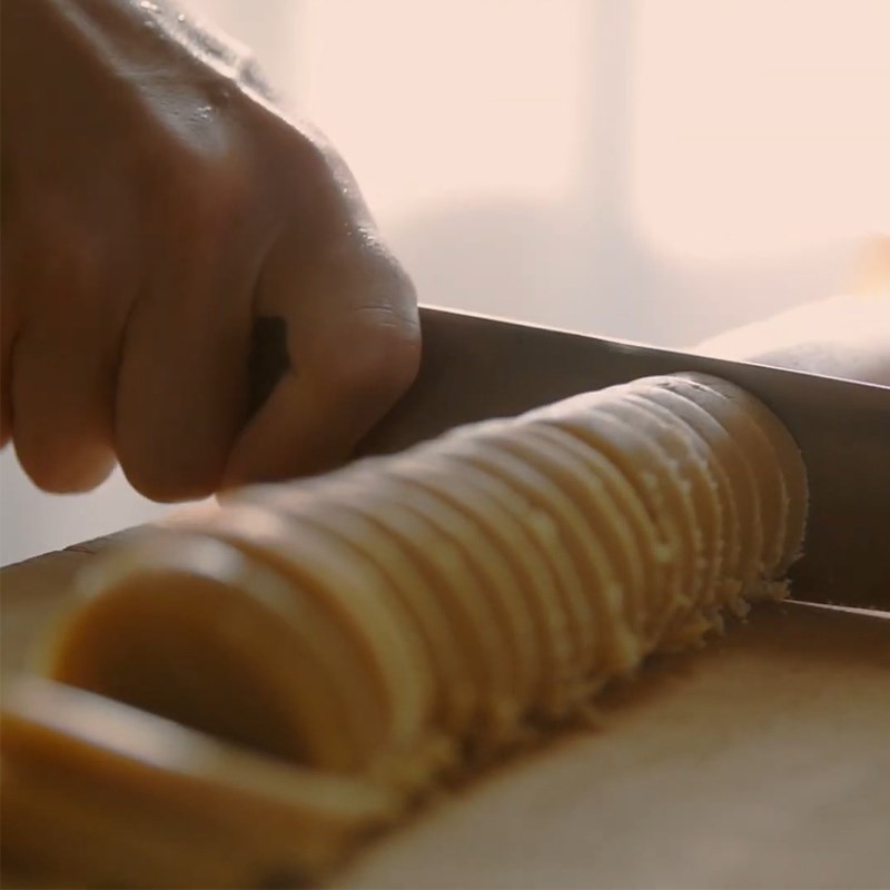 Bước 2 Nhào bột và tạo hình bánh Bánh quy bột đậu nành không trứng