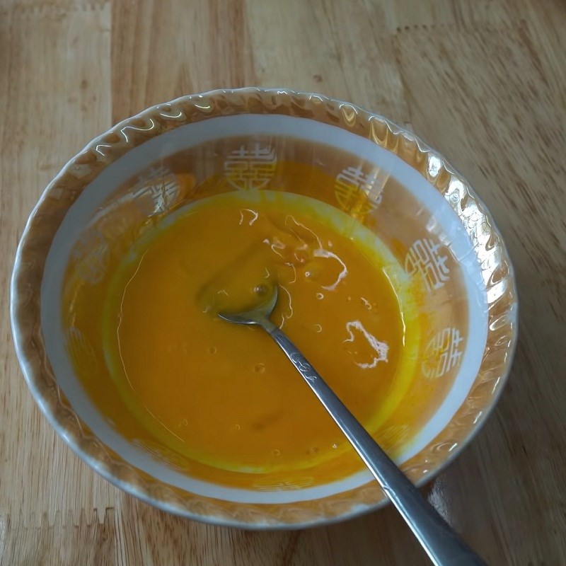 Bước 5 Phết trứng Chả tai heo