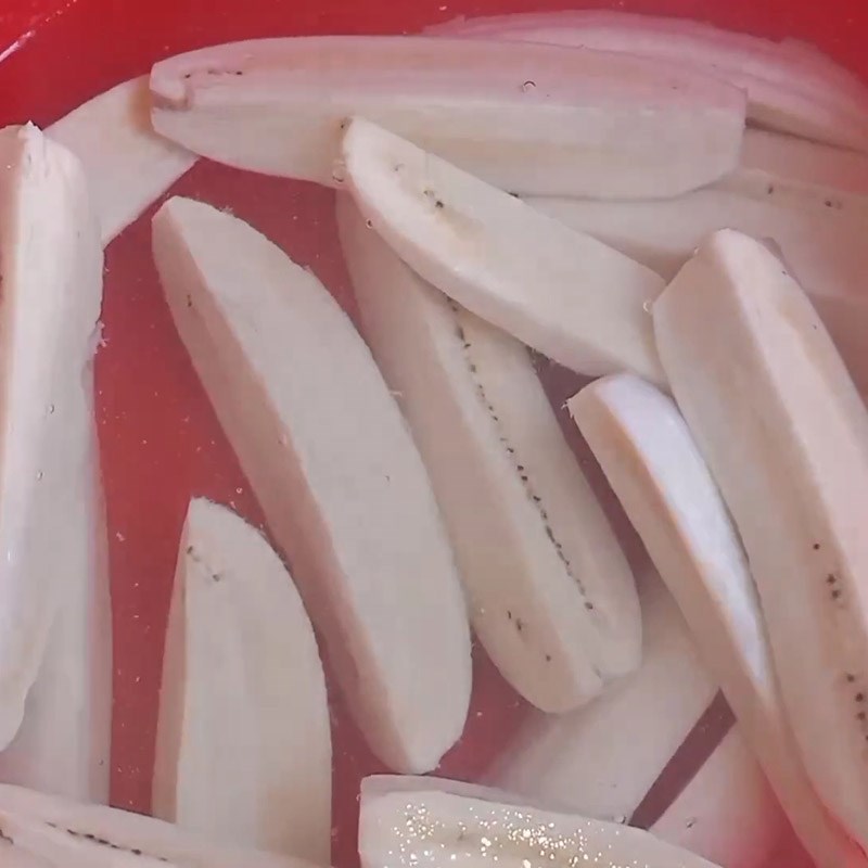 Bước 1 Sơ chế chuối xanh Chuối xanh chiên giòn sốt bơ tỏi