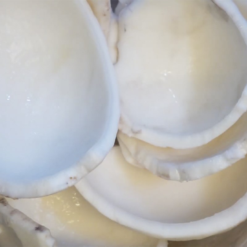 Bước 1 Sơ chế dừa Mứt dừa hương bưởi