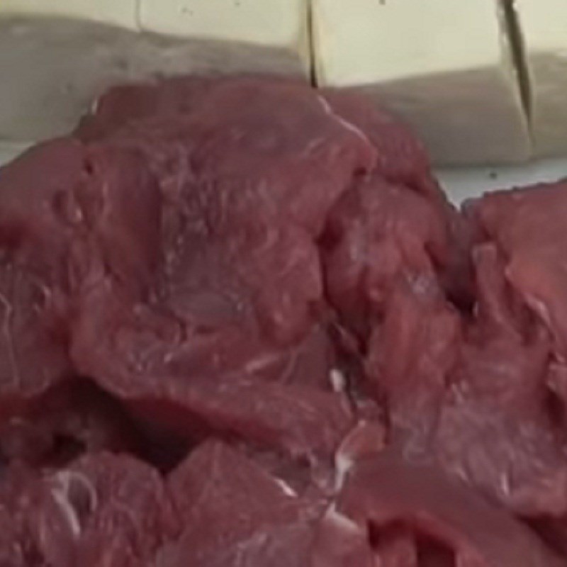 Bước 1 Sơ chế mực và thịt bò Lẩu mực nấu chao