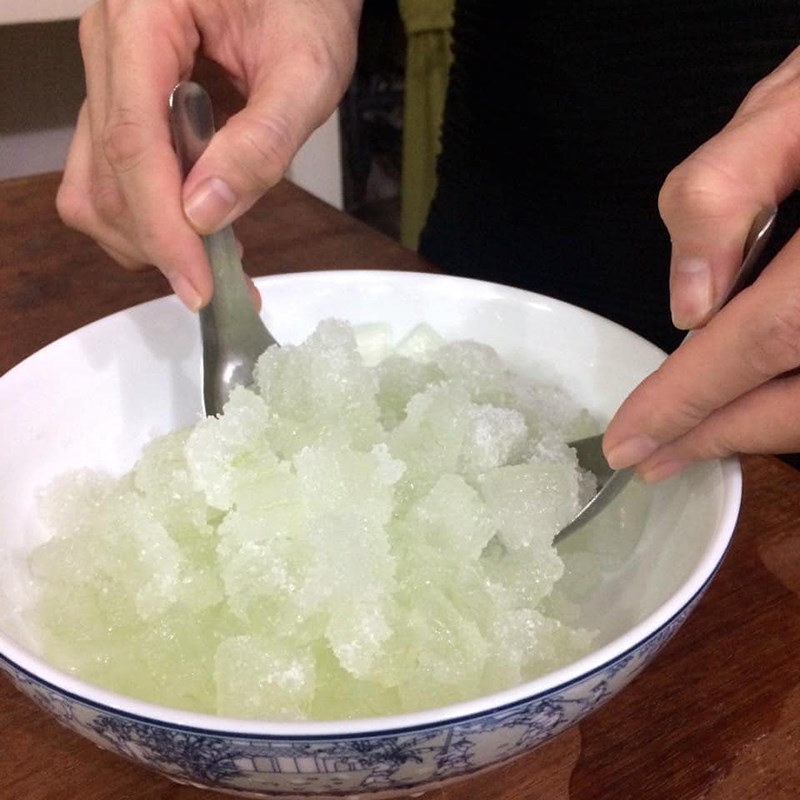 Bước 1 Sơ chế nha đam Chè đậu xanh nha đam nước cốt dừa