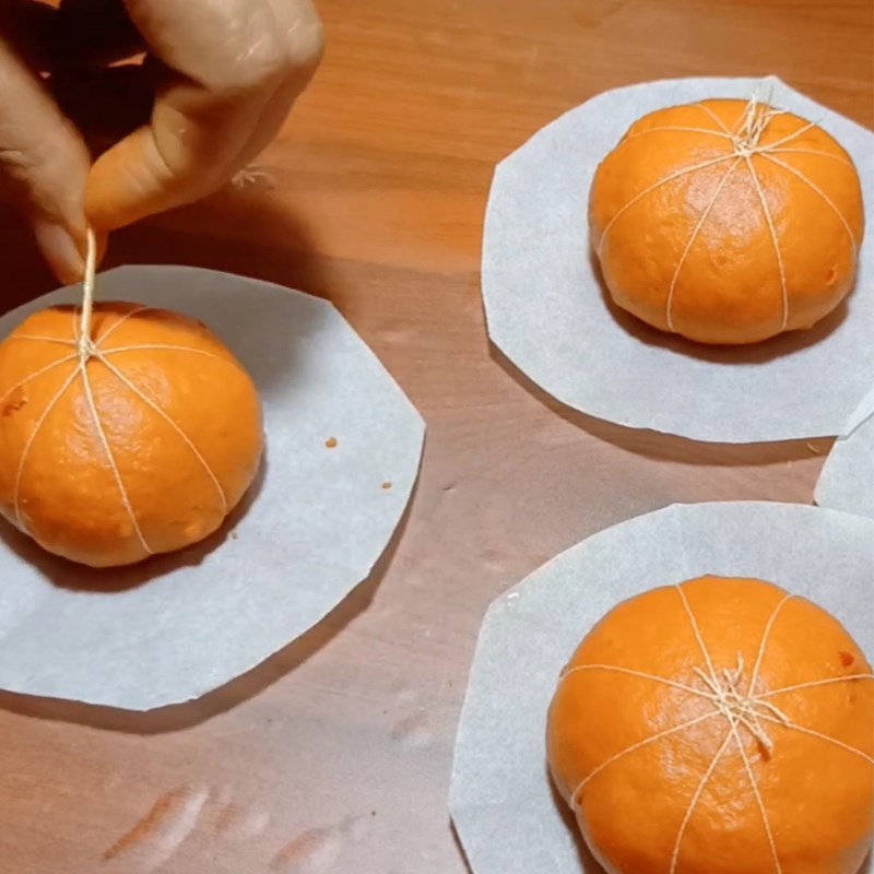 Bước 3 Tạo hình bánh Bánh bao gấc