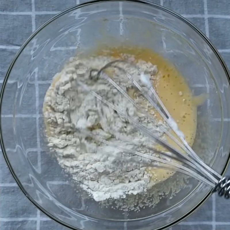 Bước 3 Trộn bột bánh Bánh bông lan flan hấp không cần lò nướng