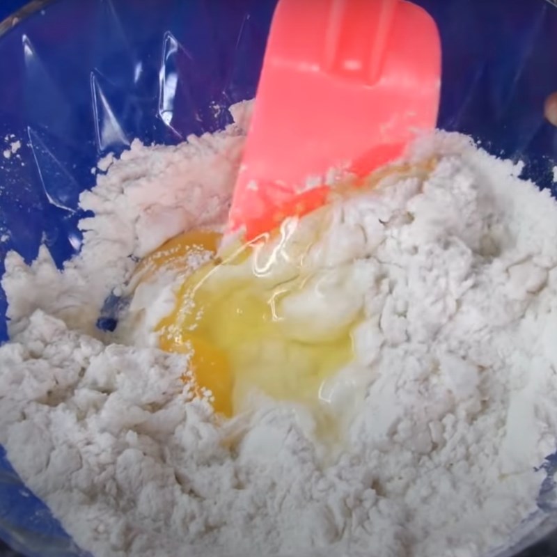 Bước 2 Trộn bột Tôm bọc phô mai chiên giòn