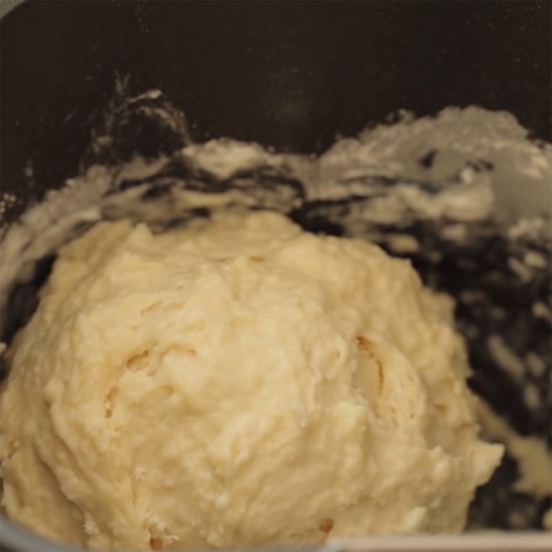 Bước 1 Trộn bột bánh Bánh mì sữa ngọt bằng chảo