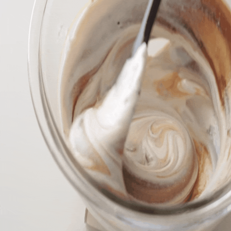 Bước 3 Trộn hỗn hợp kem cà phê Bánh quy kẹp kem tiramisu