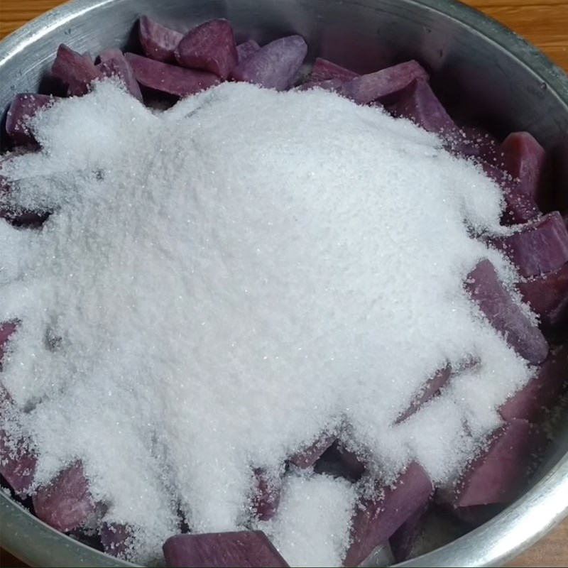 Bước 3 Ướp khoai với đường Mứt khoai lang tím