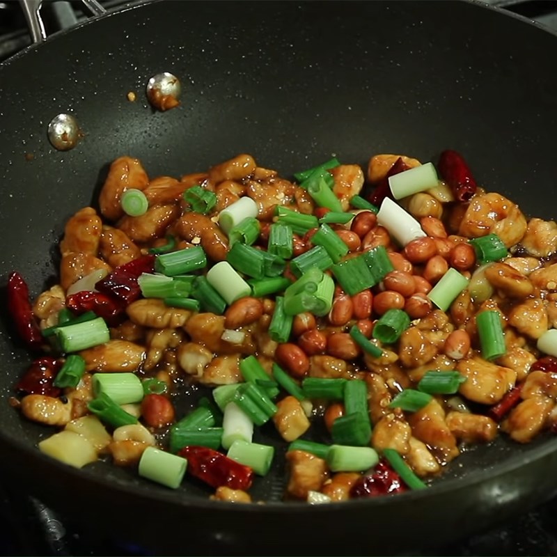 Bước 4 Xào gà Gà Cung Bảo - Kung Pao