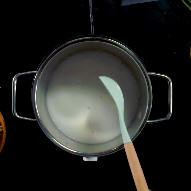Bước 2 Xào dừa và nấu nước cốt dừa Xôi xốm hạt sen mỡ gà