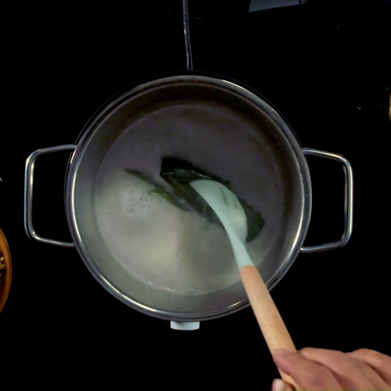 Bước 2 Xào dừa và nấu nước cốt dừa Xôi xốm hạt sen mỡ gà