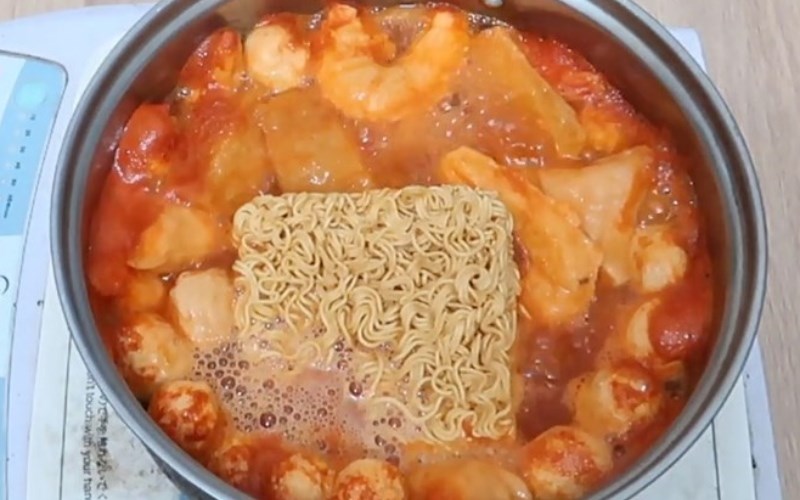 Lẩu tokbokki