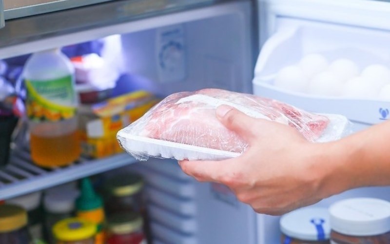 Đóng gói thực phđộ ẩm hoặc bỏ vô hộp che kín
