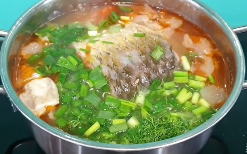 Canh chua cá trắm