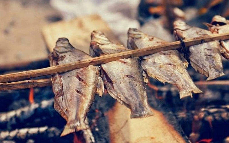 Cá suối nướng