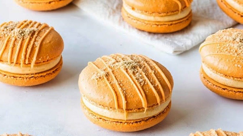 Bánh macaron bí đỏ phô mai