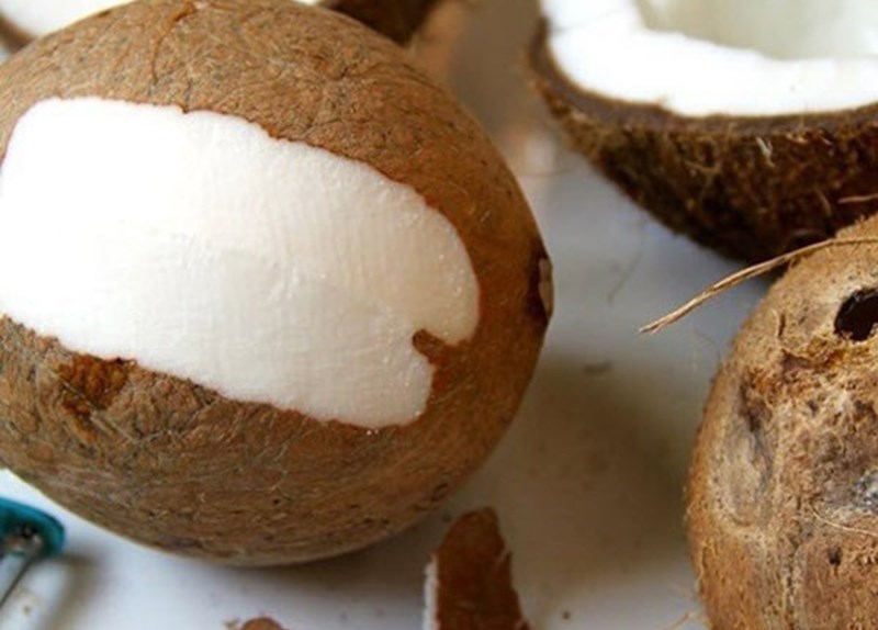 Cách chọn dừa bánh tẻ để làm mứt