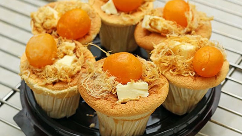 Bánh bông lan trứng muối