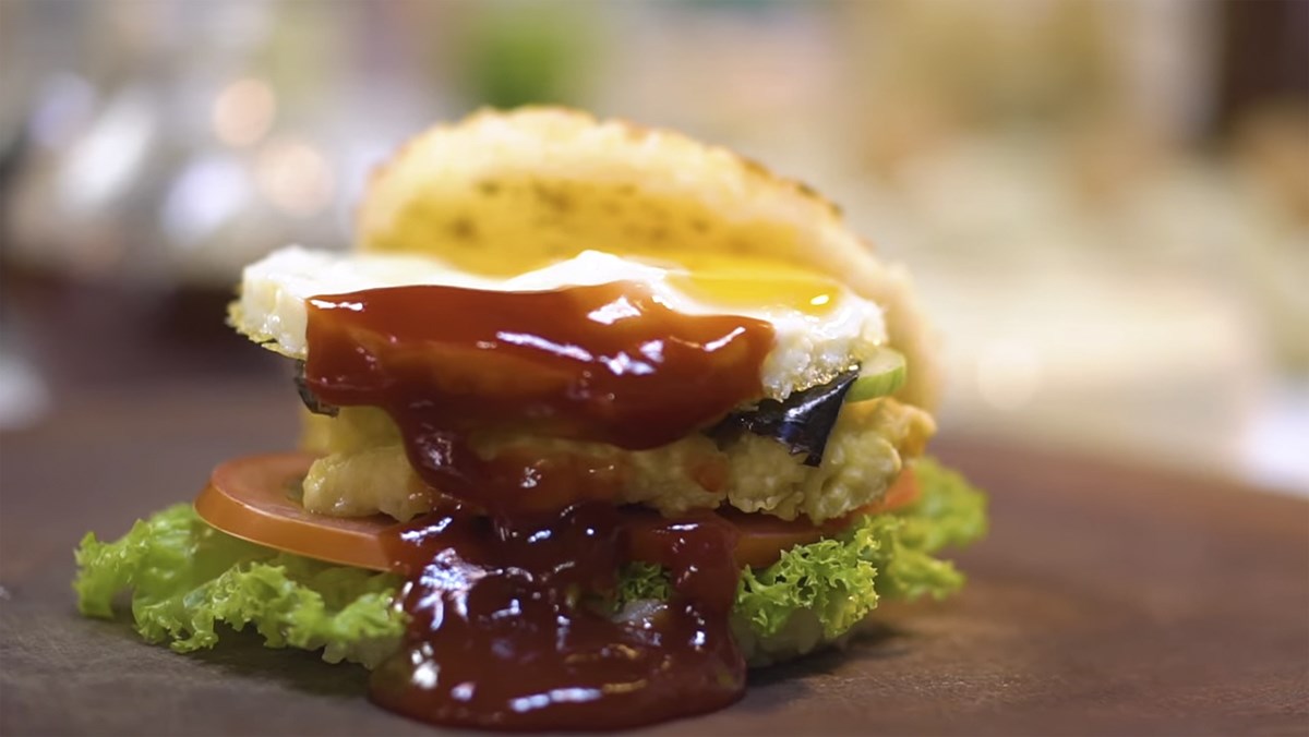 Cách Làm Cơm Kẹp - Burger Cơm Thơm Ngon Hấp Dẫn Cho Bữa Trưa Công Sở