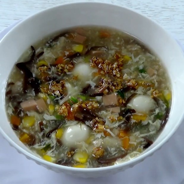 Cách nấu súp gà thập cẩm thơm ngon, ấm bụng ngày lạnh đơn giản tại nhà