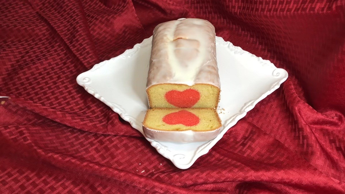 Bánh bông lan hình trái tim